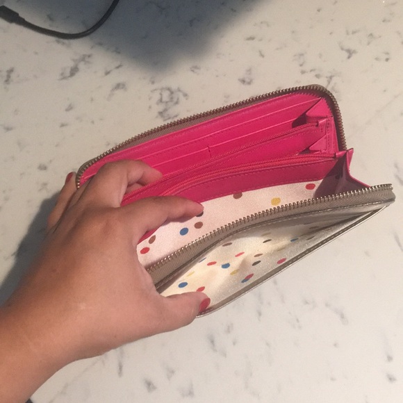 Used Kate Spade metallic silver/gold wallet - Picture 7 of 8